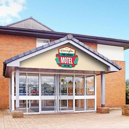 Warrington Motel, J20 M6 Lymm Services Exterior foto
