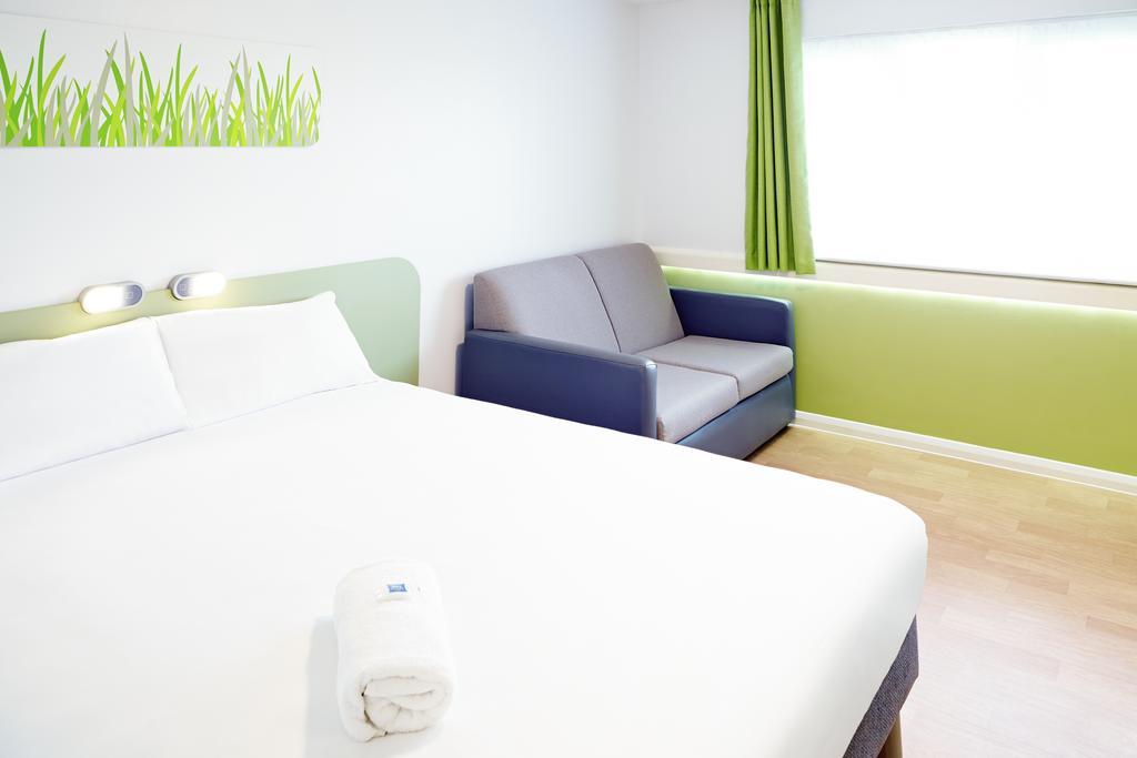 Warrington Motel, J20 M6 Lymm Services Habitación foto
